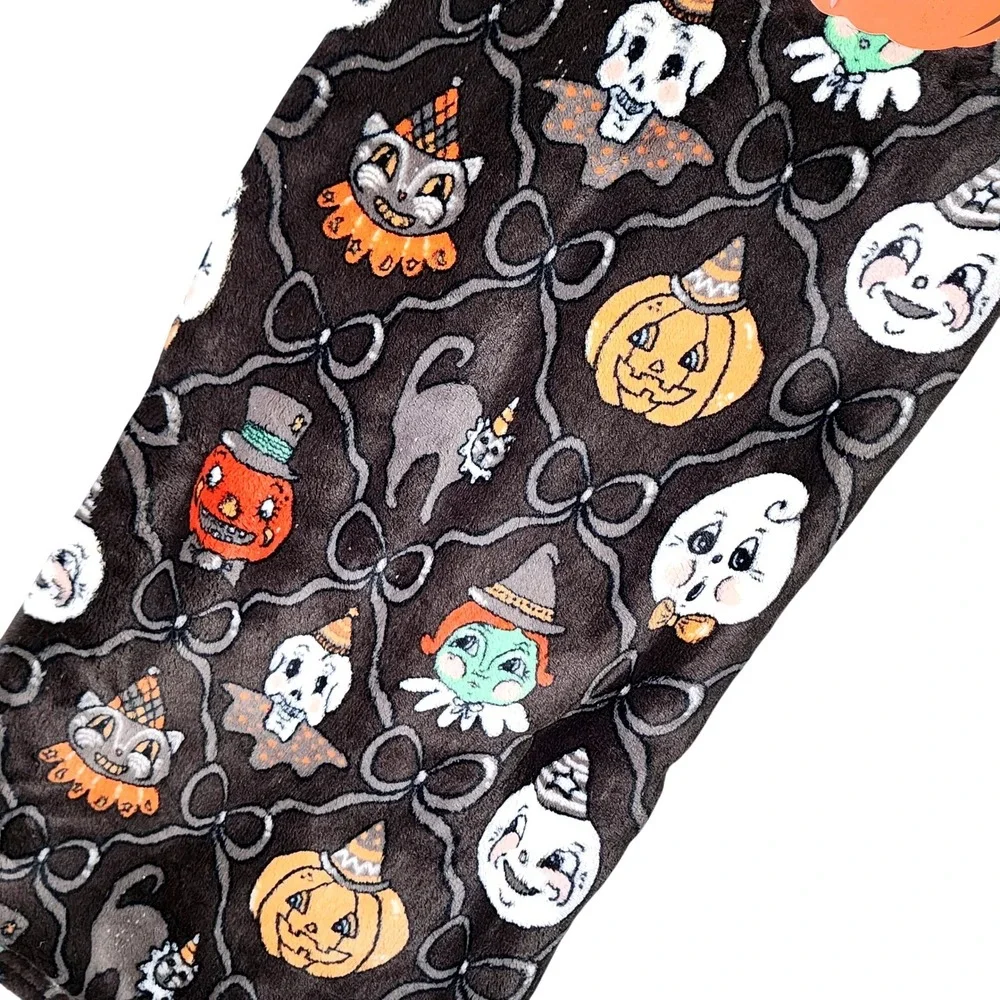 Pumpkin Season Halloween Plush Oversized Throw Blanket 60x70 Circus Spooky Retro